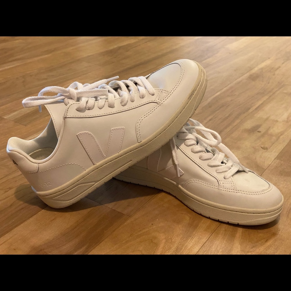 Veja - V-12 Leather White Shoes